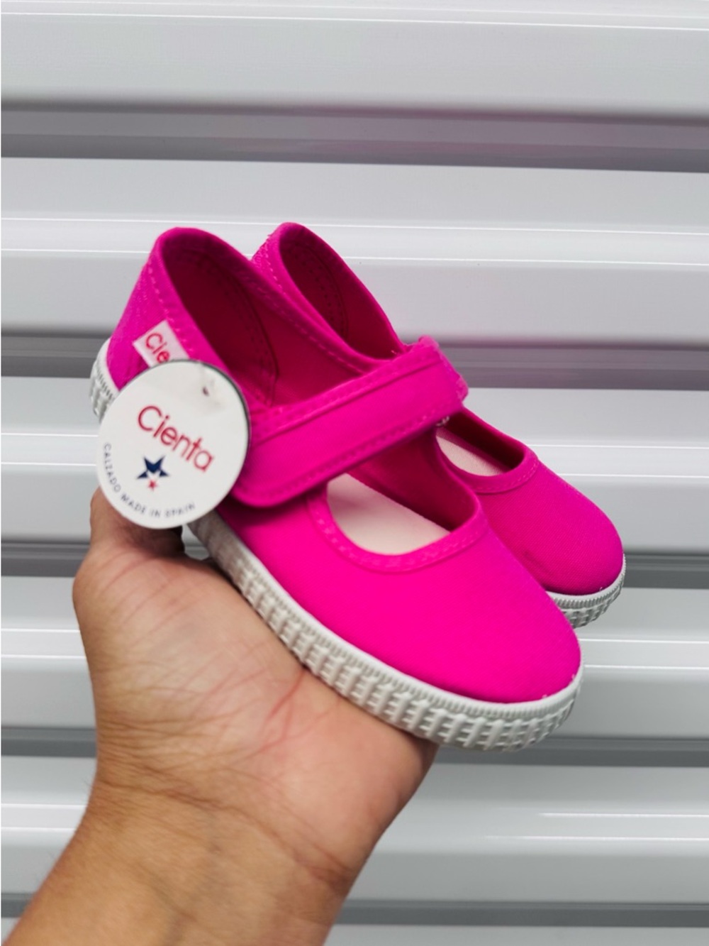 Cienta Hot Pink Mary Jane Canvas Shoe for Kids